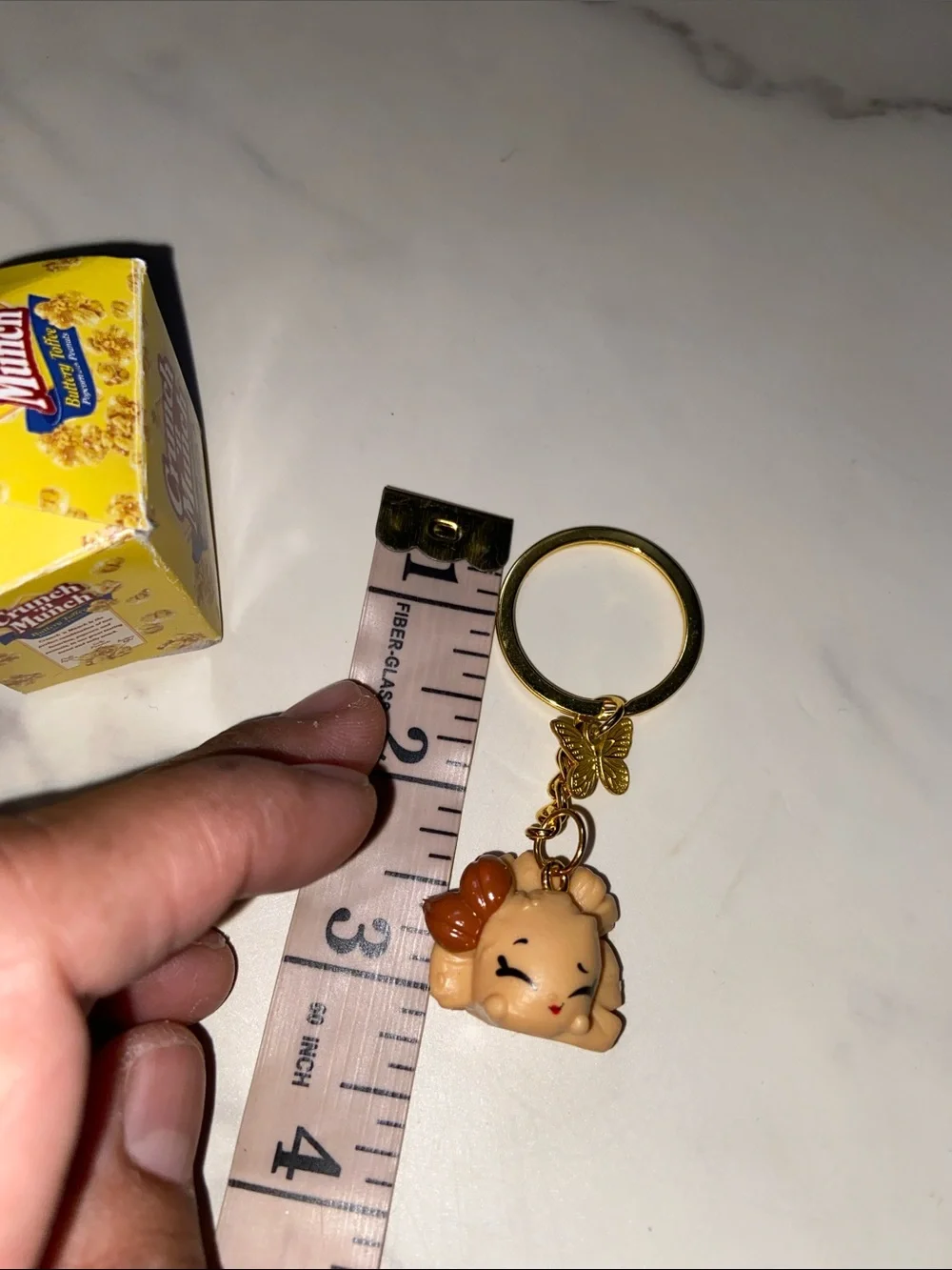 Shopkin Crunch 'n Munch Popcorn Keychain with Gold Butterfly key Holder